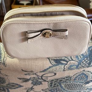 COACH TURNLOCK BOW CROSSBODY POUCH